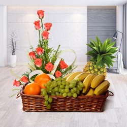 Dozen of incandescent Roses with nutritious Fruits...