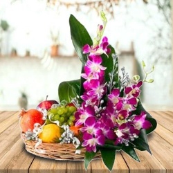 Splendid Flowers with mixed fresh Fruits Splendid Flowers with mixed fresh Fruits