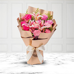 Traditional Love Bonding Mixed Seasonal Flower Bouquet Traditional Love Bonding Mixed Seasonal Flower Bouquet