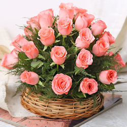 Stimulating Premium Arrangement of Pink Roses with Lots of Greens Stimulating Premium Arrangement of Pink Roses with Lots of Greens
