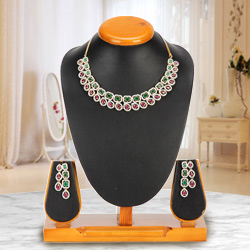 Rich Resplendence Necklace with Earrings Set Rich Resplendence Necklace with Earrings Set