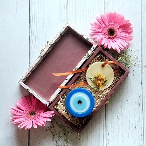 Stunning Evil Eye Candle  N  Closet Bar Gift Set