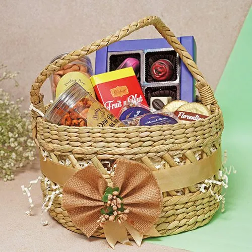 Rakhis Sweet Moments Basket